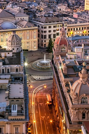 fontana piazza de ferrari genova | piazza de ferrari | foto di genova dall'alto | genova centro | 