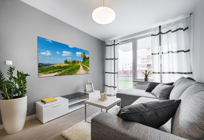 idee per arredare casa | parete con le foto idee | foto appese al muro | arredare casa moderna | 